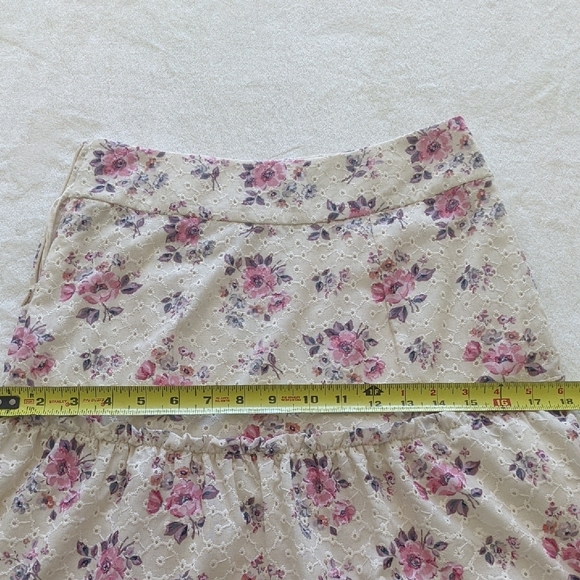 Elegant Floral A-Line Skirt in Cream and Purple - Picture 10 of 13